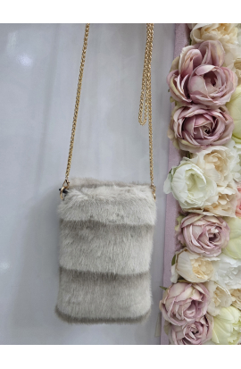 &Scaron;t&yacute;lov&aacute; mini kožu&scaron;inov&aacute; kabelka