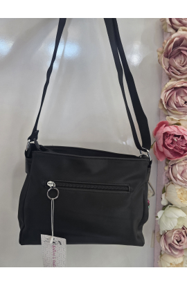 &Scaron;portov&aacute; čierna crossbody kabelka