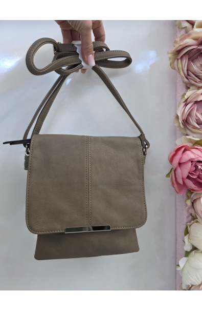 Menšia hnedá crossbody kabelka