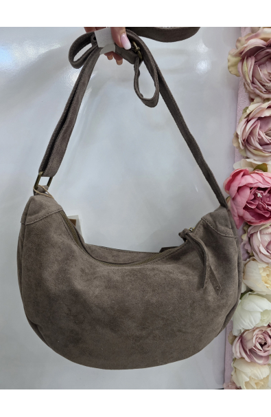 Hnedá crossbody kabelka z trhaného semišu